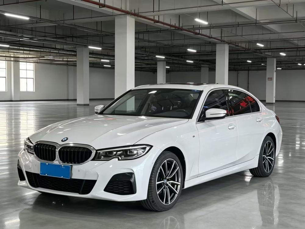 BMW 3-Series 2020 — фото автомобиля