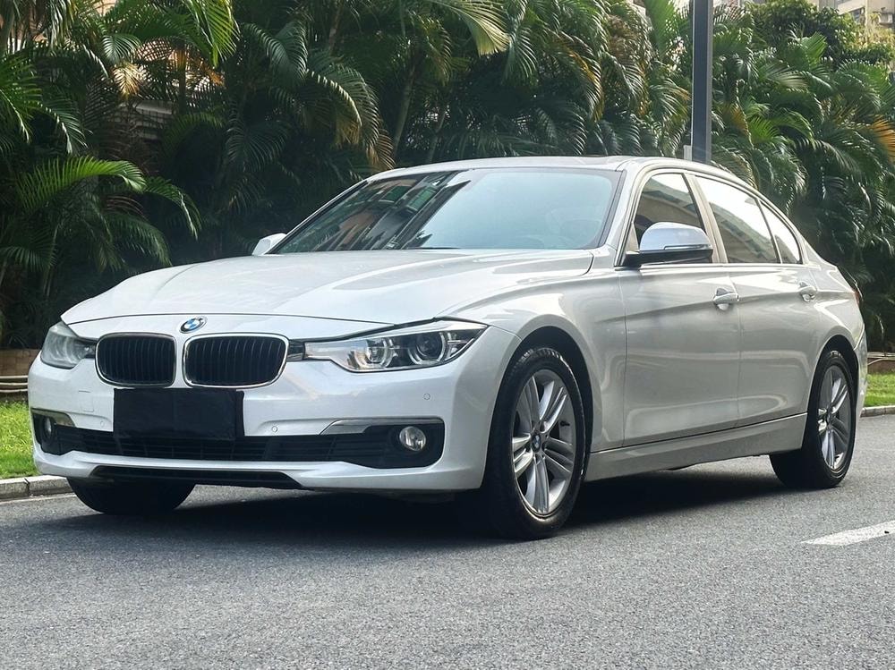 BMW 3-Series 2017 — фото автомобиля