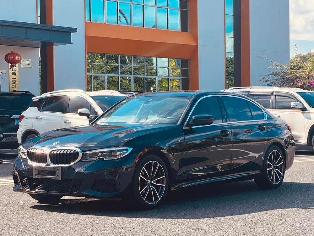 BMW 3-Series 2021 — фото автомобиля