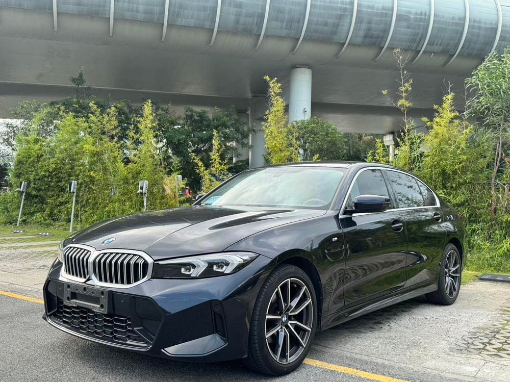 BMW 3-Series 2024 — фото автомобиля