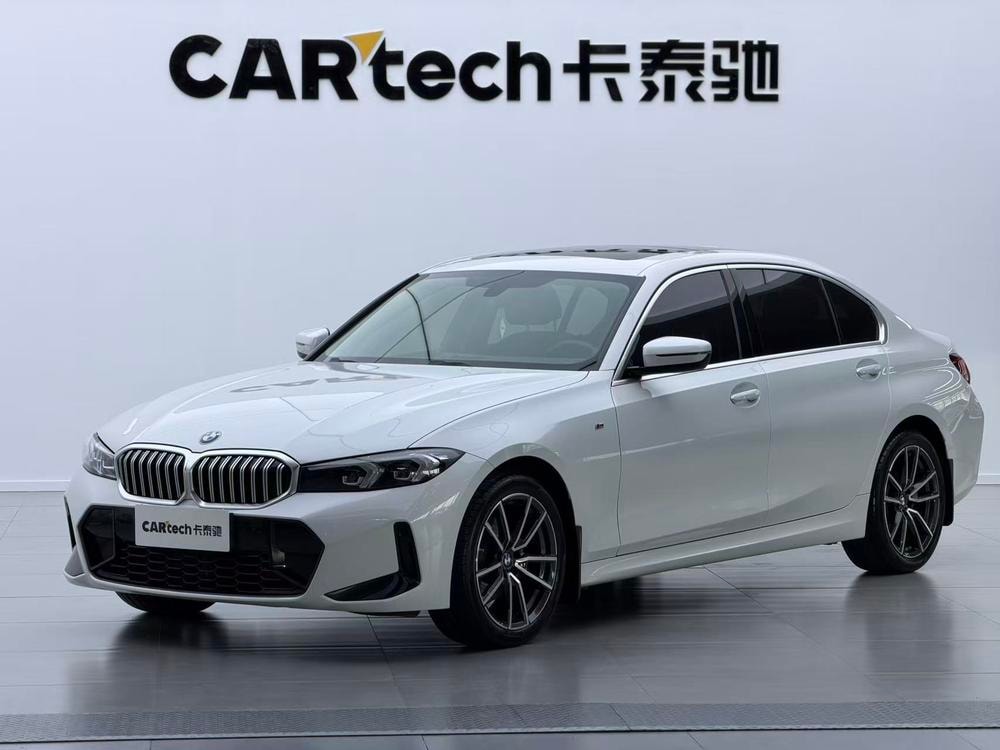 BMW 3-Series 2023 — фото автомобиля 1