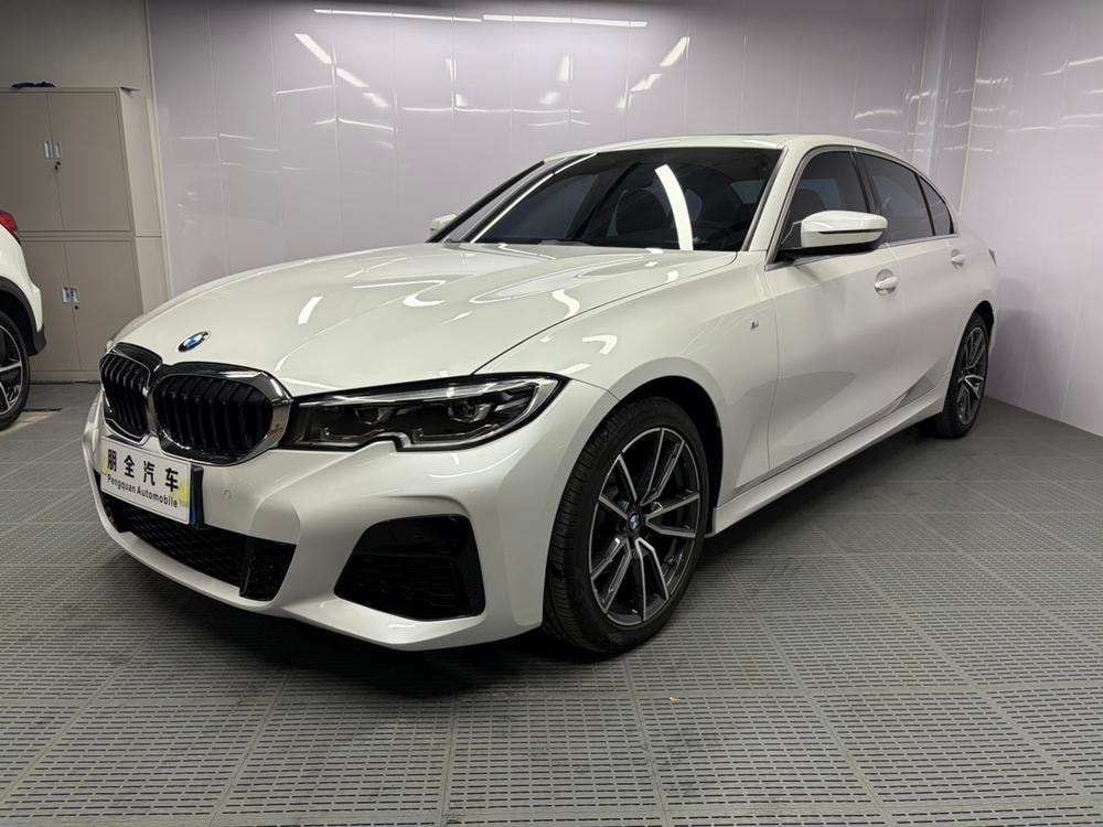 BMW 3-Series 2022 — фото автомобиля