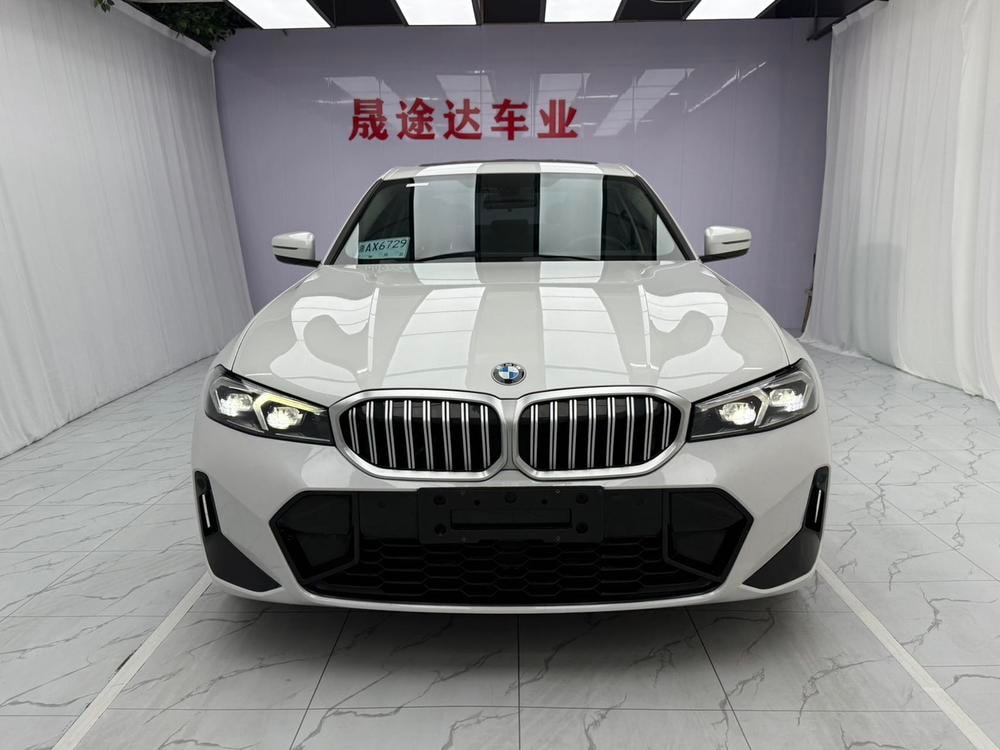 BMW 3-Series 2023 — фото автомобиля 1