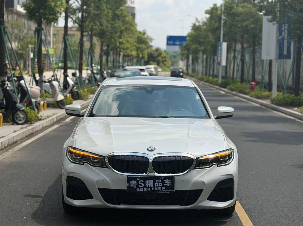 BMW 3-Series 2022 — фото автомобиля 1