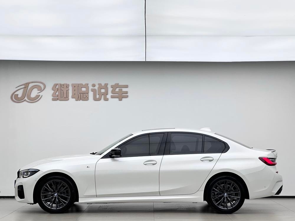 BMW 3-Series 2022 — фото автомобиля