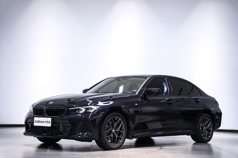 BMW 3-Series 2026 — фото автомобиля 1