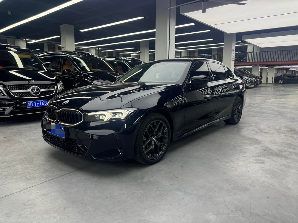 BMW 3-Series 2025 — фото автомобиля 1