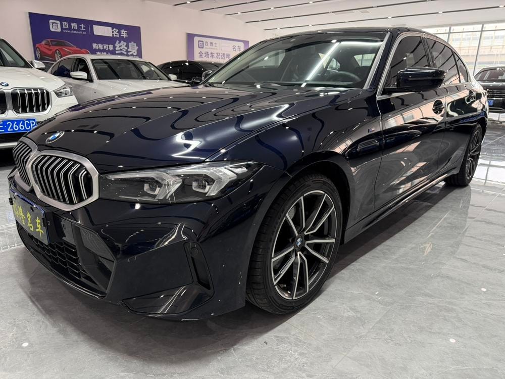 BMW 3-Series 2023 — фото автомобиля 1