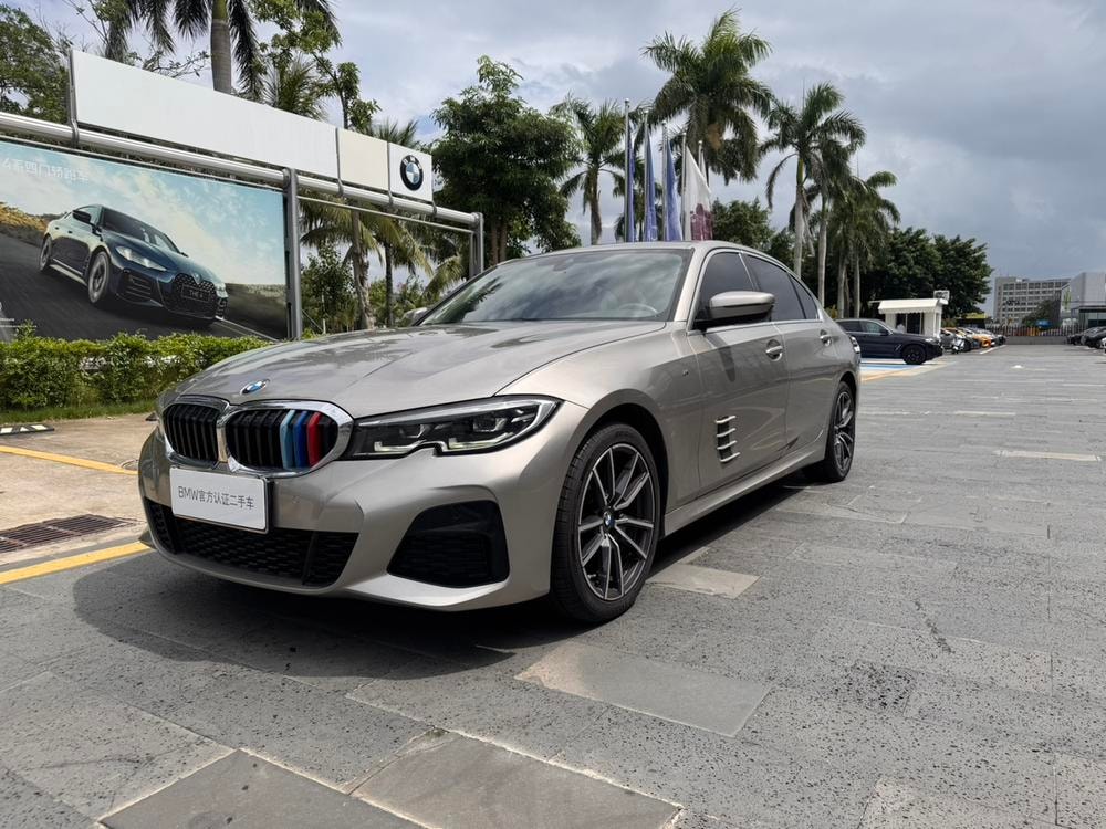 BMW 3-Series 2022 — фото автомобиля