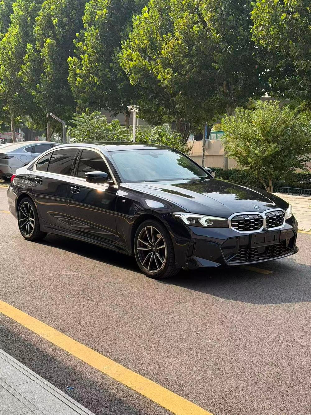 BMW 3-Series 2025 — фото автомобиля 1