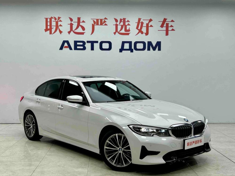 BMW 3-Series 2022 — фото автомобиля 1