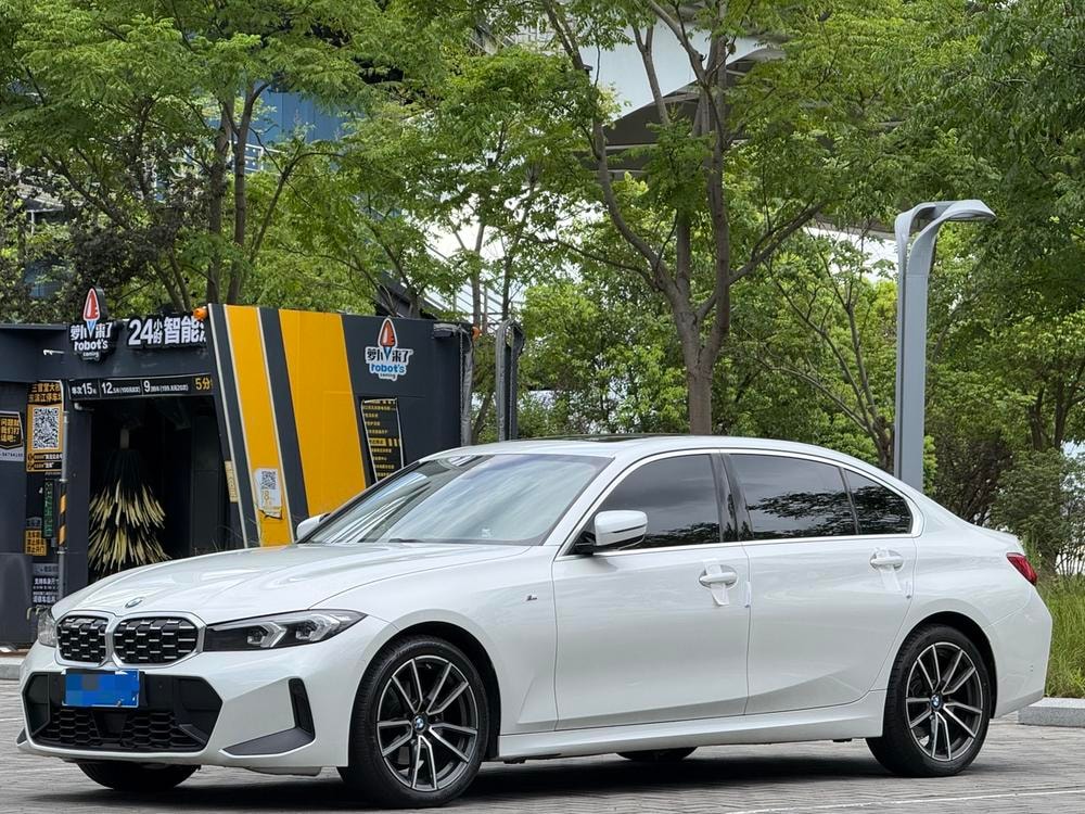 BMW 3-Series 2025 — фото автомобиля 1