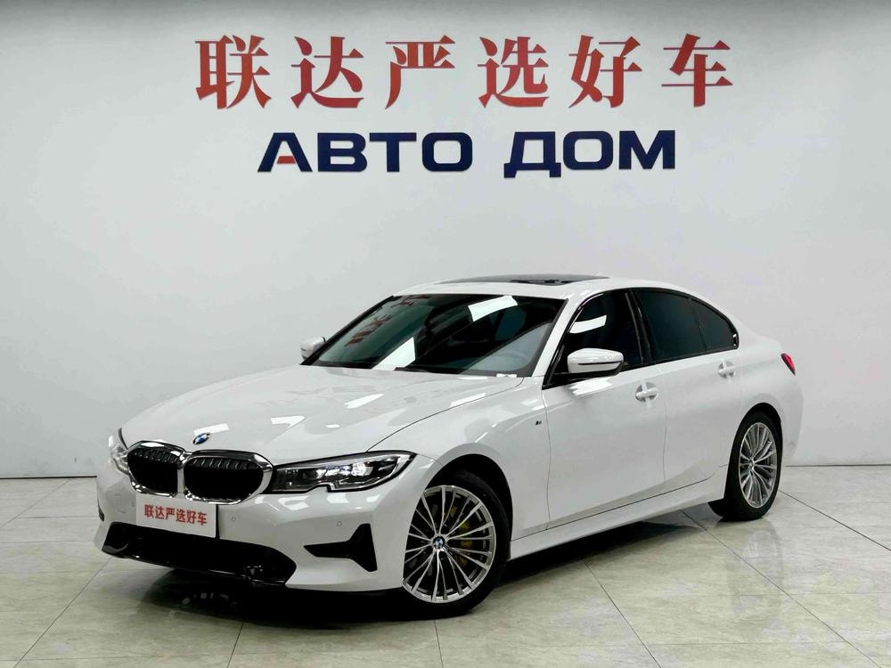 BMW 3-Series 2022 — фото автомобиля 1