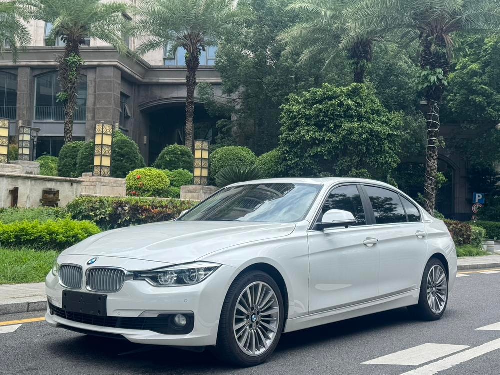 BMW 3-Series 2019 — фото автомобиля 1