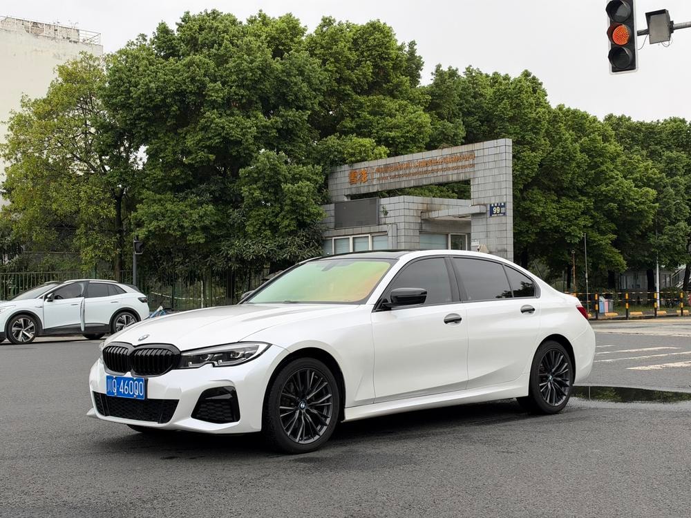 BMW 3-Series 2021 — фото автомобиля 1