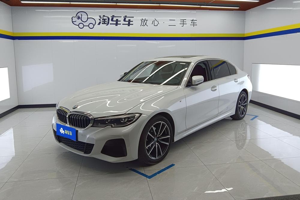 BMW 3-Series 2022 — фото автомобиля 1
