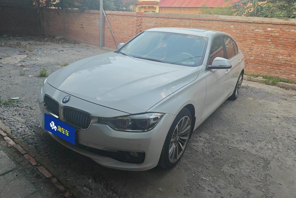 BMW 3-Series 2019 — фото автомобиля 1