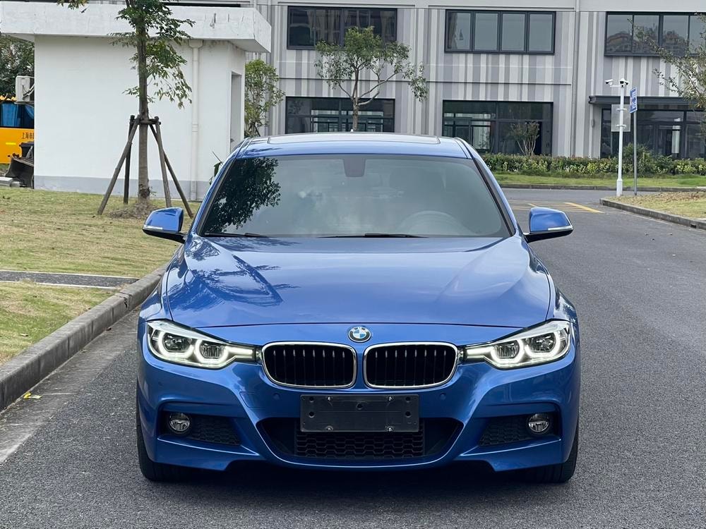 BMW 3-Series 2019 — фото автомобиля