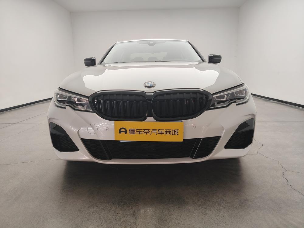 BMW 3-Series 2022 — фото автомобиля