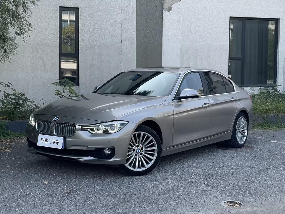 BMW 3-Series 2018 — фото автомобиля 1