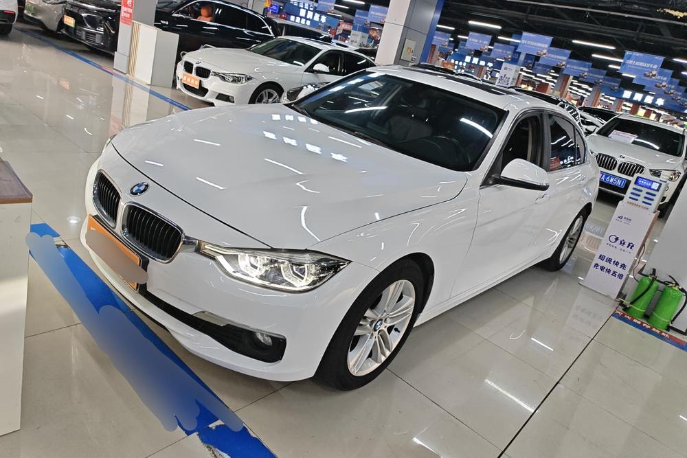 BMW 3-Series 2016 — фото автомобиля