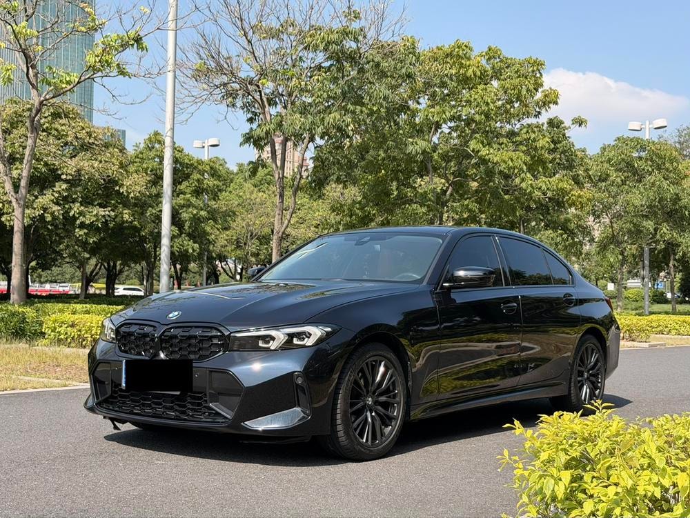 BMW 3-Series 2023 — фото автомобиля 1