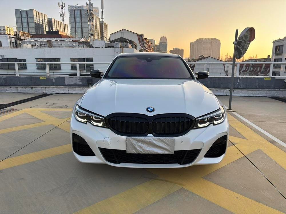 BMW 3-Series 2022 — фото автомобиля 1