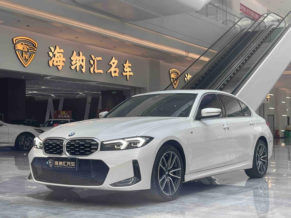 BMW 3-Series 2023 — фото автомобиля 1