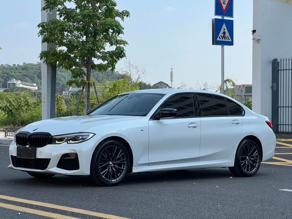 BMW 3-Series 2021 — фото автомобиля 1