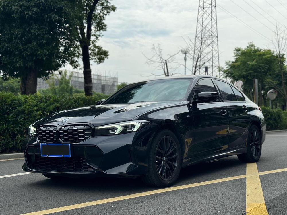 BMW 3-Series 2023 — фото автомобиля