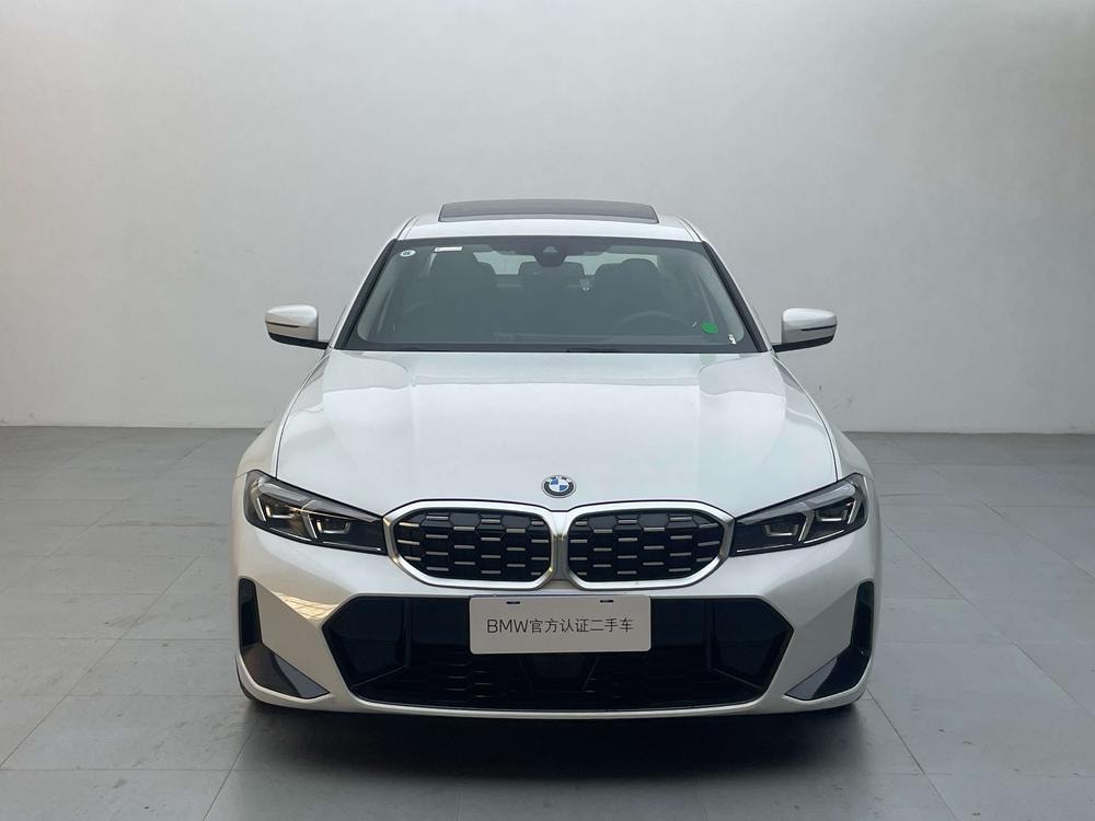 BMW 3-Series 2025 — фото автомобиля 1