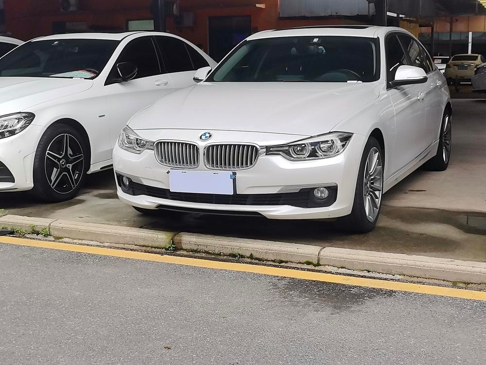 BMW 3-Series 2019 — фото автомобиля 1