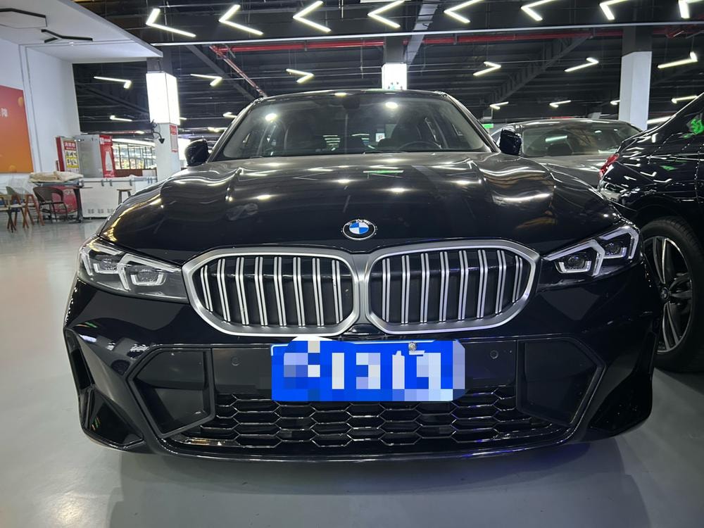 BMW 3-Series 2023 — фото автомобиля