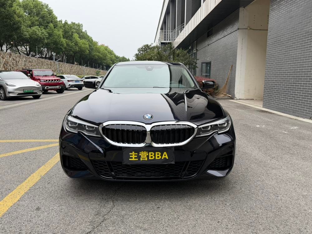 BMW 3-Series 2021 — фото автомобиля