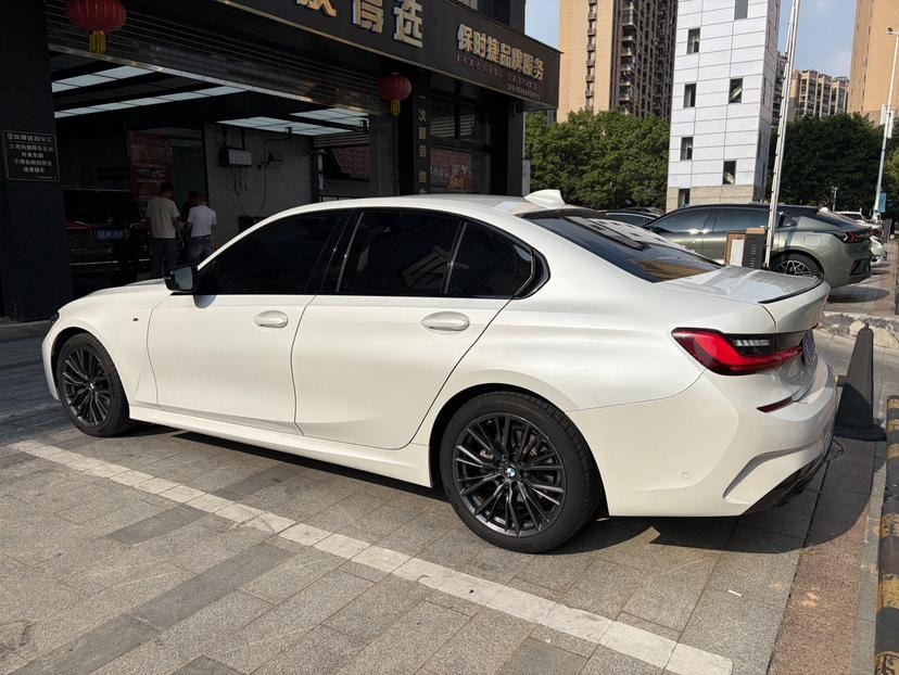 BMW 3-Series 2021 — фото автомобиля 1