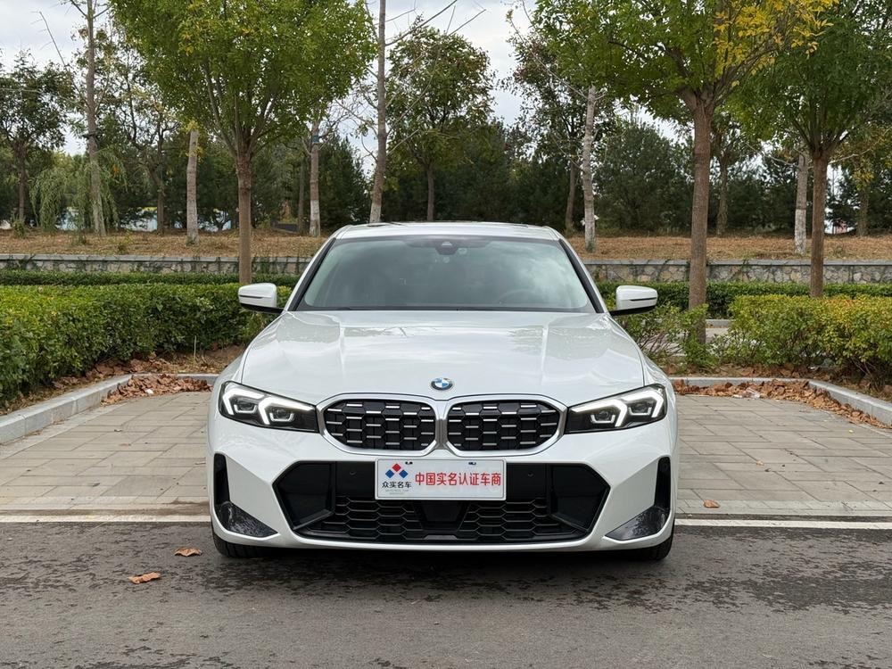 BMW 3-Series 2025 — фото автомобиля