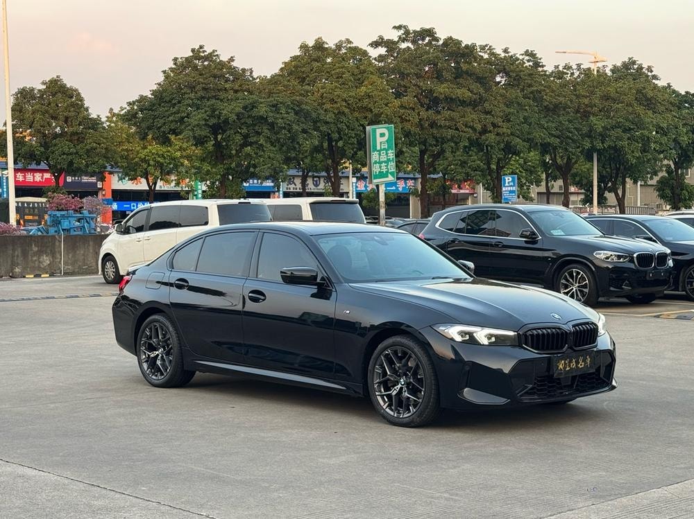 BMW 3-Series 2025 — фото автомобиля