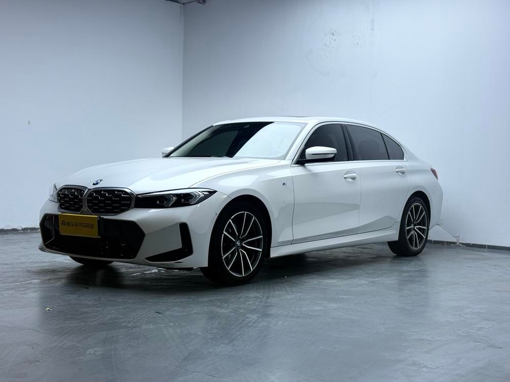 BMW 3-Series 2023 — фото автомобиля 1