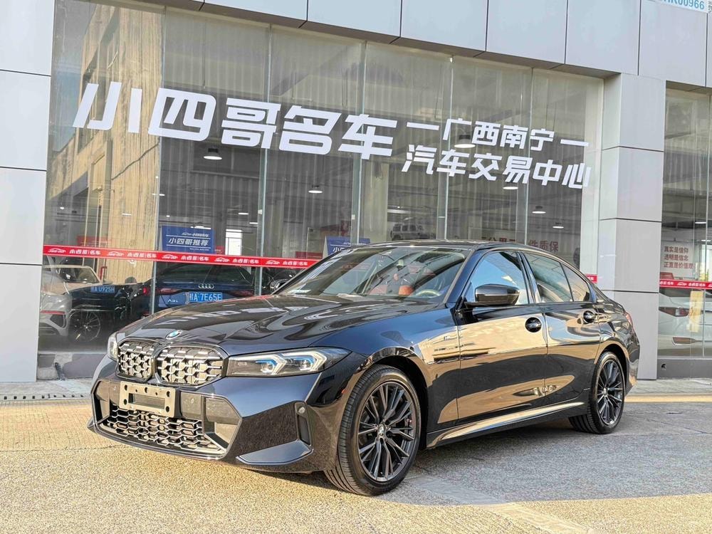 BMW 3-Series 2023 — фото автомобиля 1