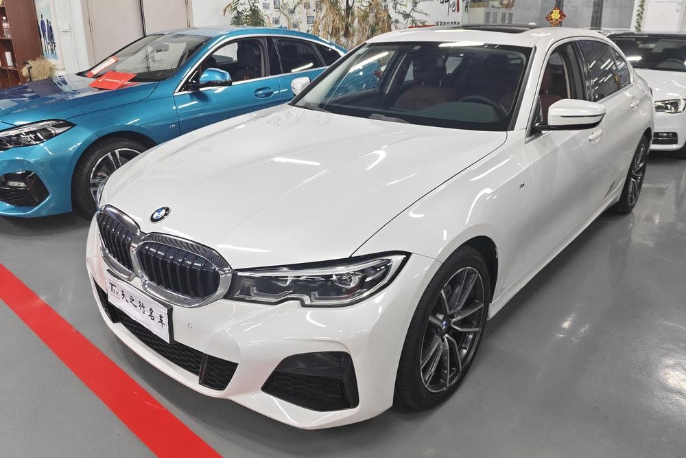BMW 3-Series 2021 — фото автомобиля 1