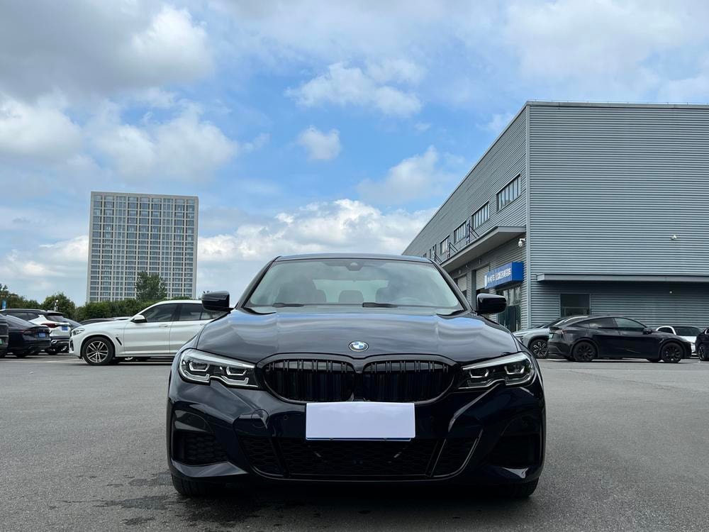 BMW 3-Series 2020 — фото автомобиля 1