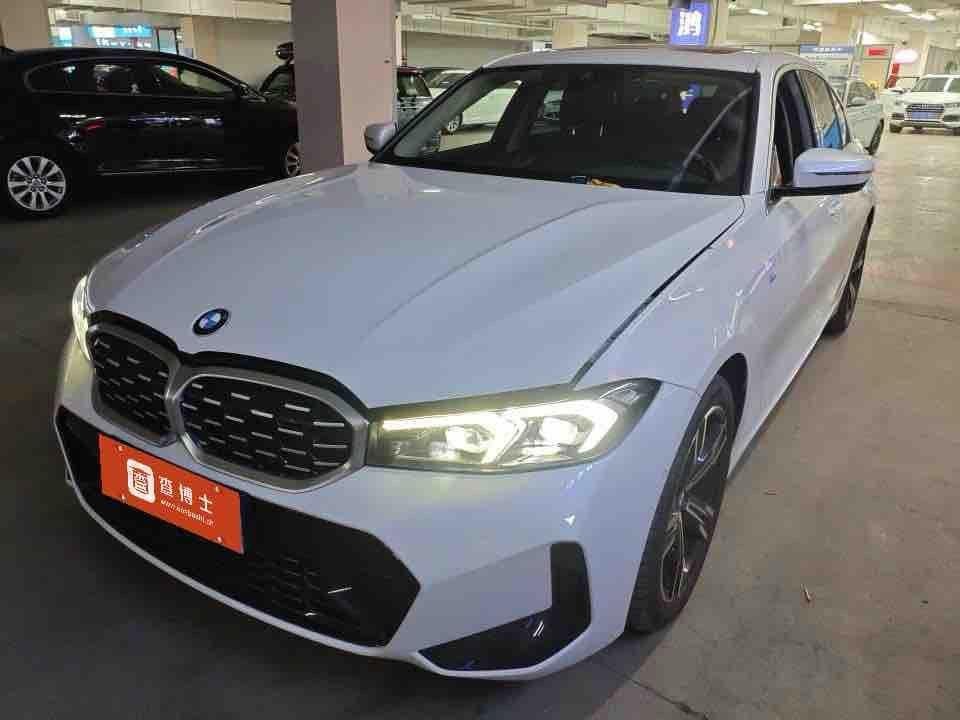 BMW 3-Series 2023 — фото автомобиля