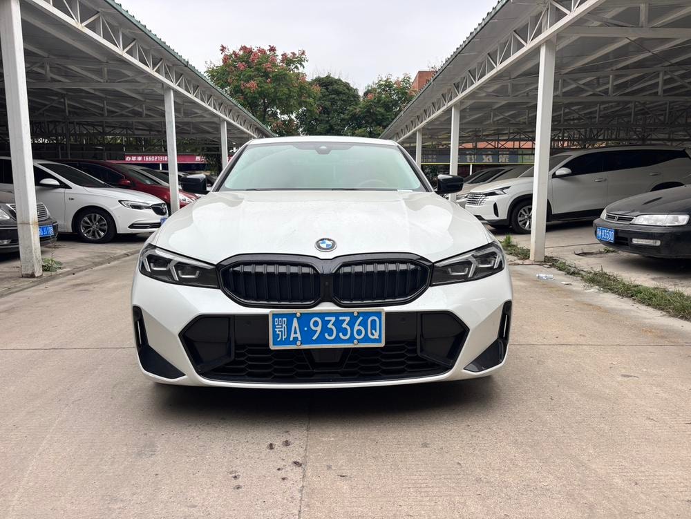BMW 3-Series 2025 — фото автомобиля 1