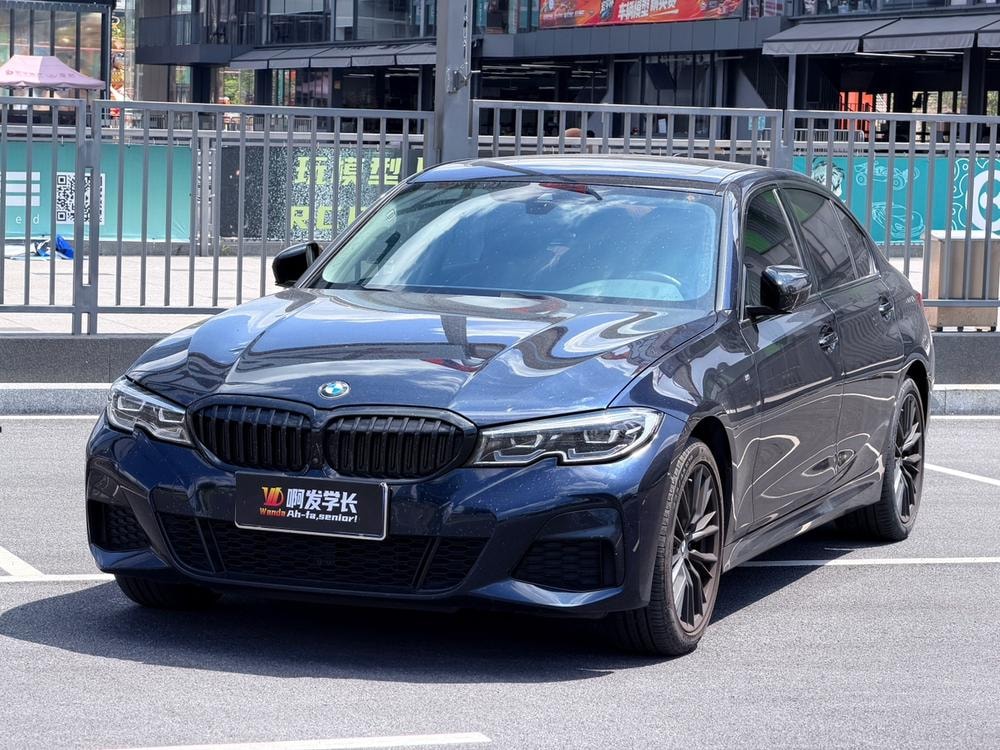 BMW 3-Series 2022 — фото автомобиля 1