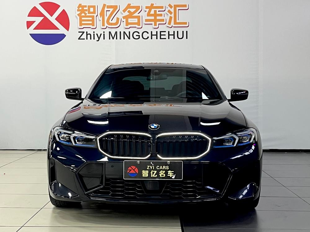 BMW 3-Series 2023 — фото автомобиля