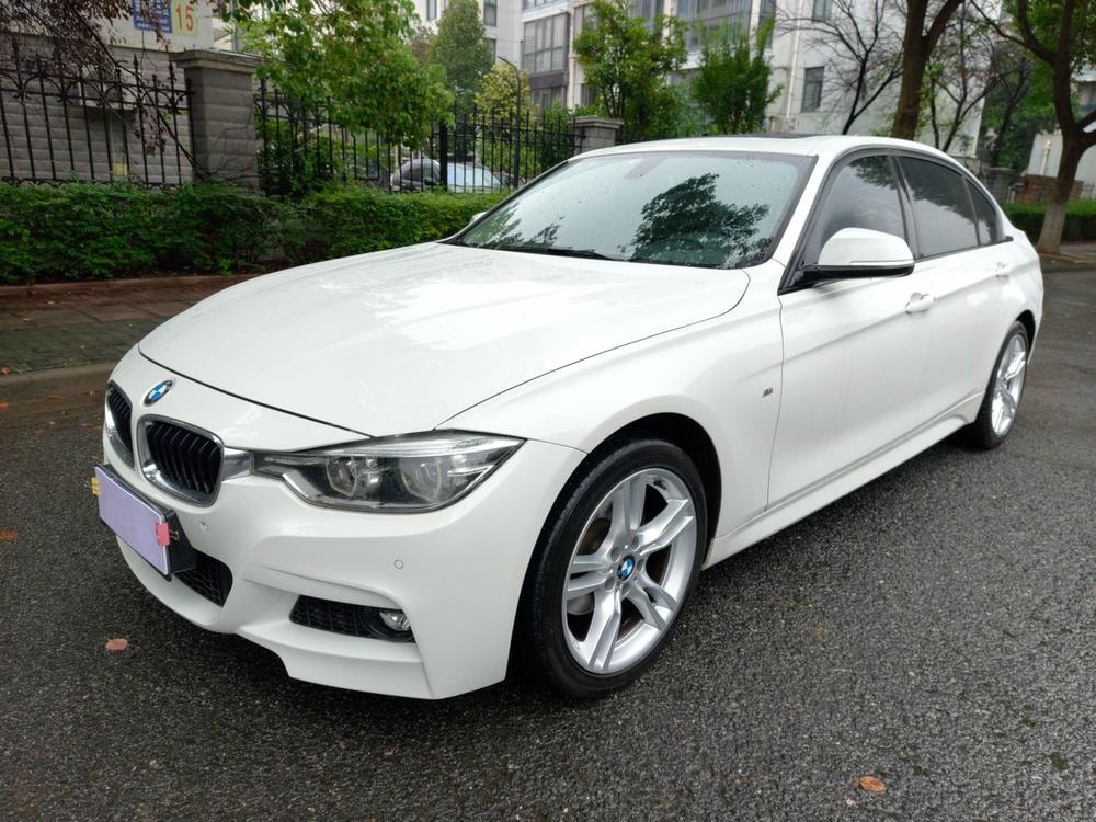 BMW 3-Series 2018 — фото автомобиля 1