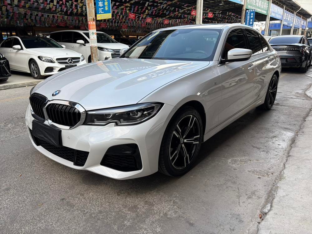 BMW 3-Series 2022 — фото автомобиля