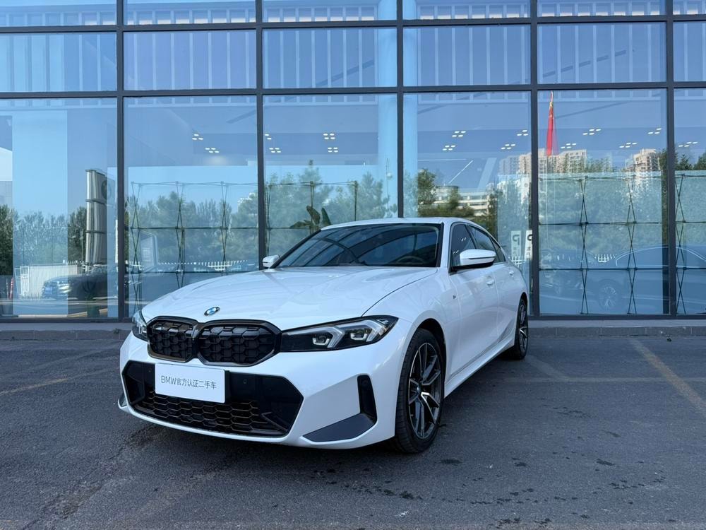 BMW 3-Series 2023 — фото автомобиля