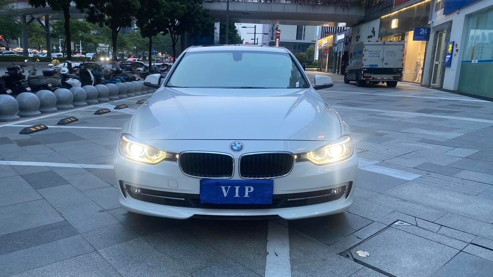 BMW 3-Series 2015 — фото автомобиля