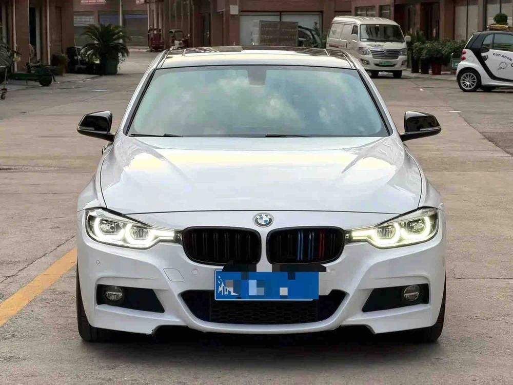 BMW 3-Series 2019 — фото автомобиля 1